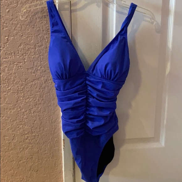 New without tags swimsuit Profile by Gottex. - Picture 2 of 4